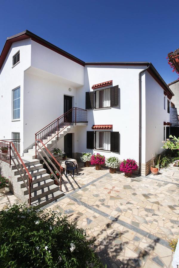 Apartments Patricia Antonieta Banjole Exterior foto