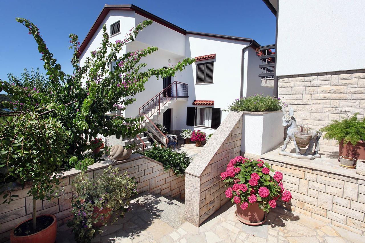 Apartments Patricia Antonieta Banjole Exterior foto